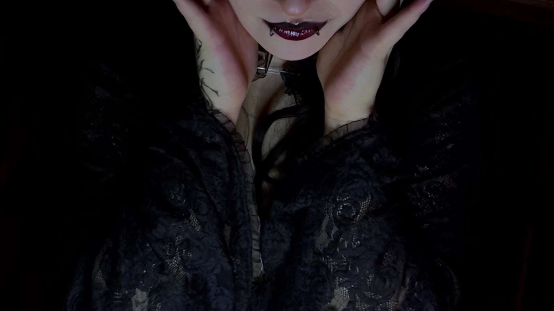 Late night short before sexting – video od webkamerové modelky Aoidandelion