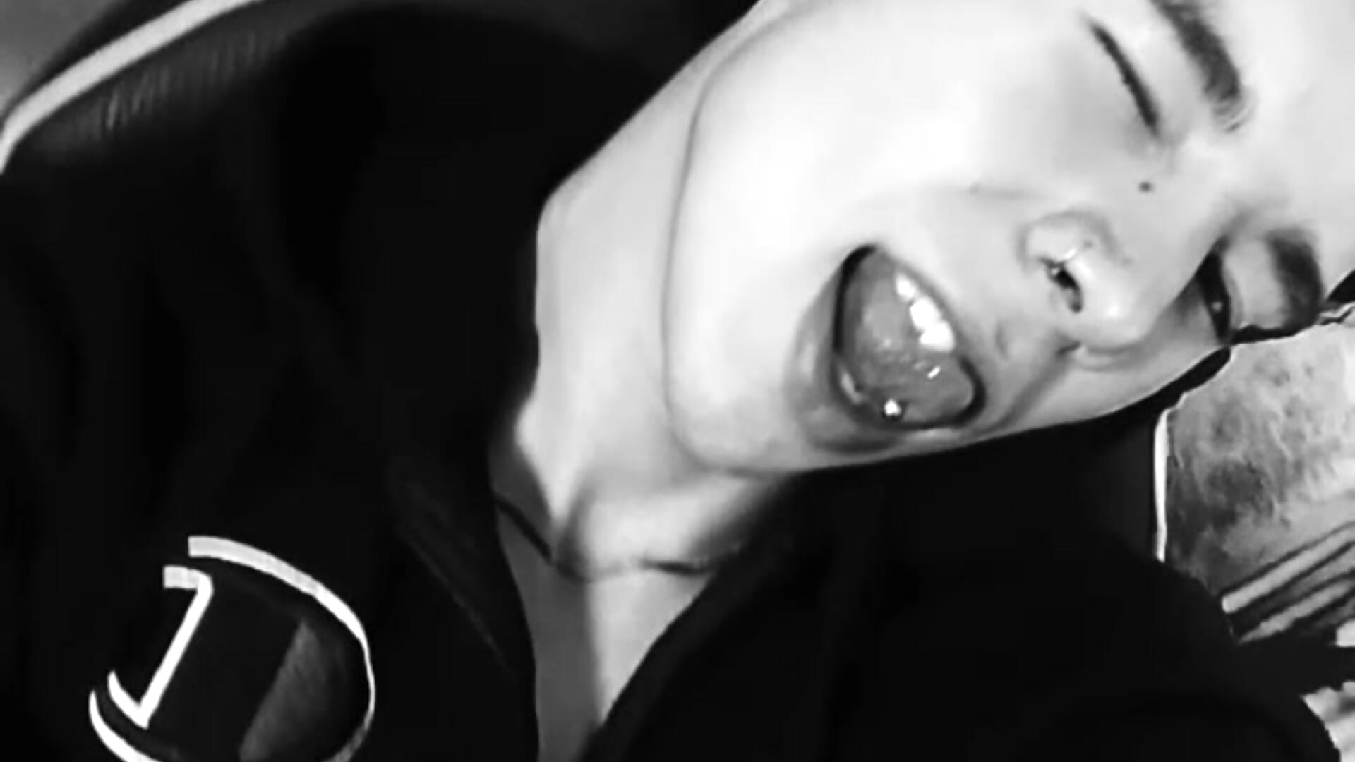 Zayn_tay – popularni video modela na kameri 553