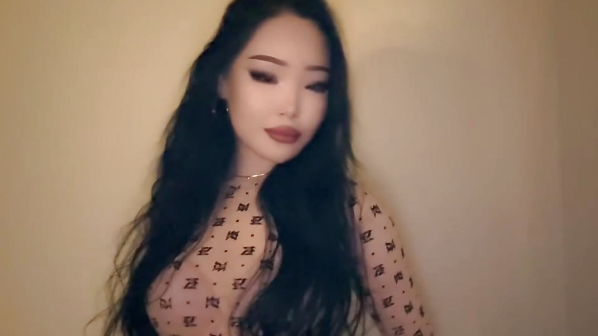 its suit me? - video by Peony_kisss cam model