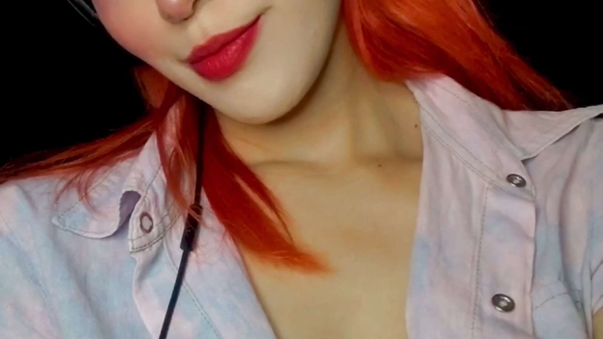 video-output-C07F8077-CF17-4BF4-9EA6-DE1D31776812 — filmik aurorinha_pimentel, modela(-lki) na kamerkach