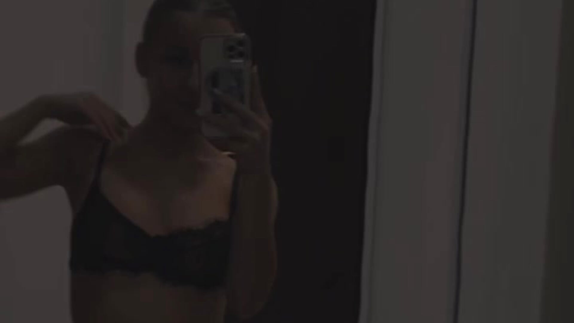 Little devil 😈 - clip cu RahellaBlonde1 model videochat