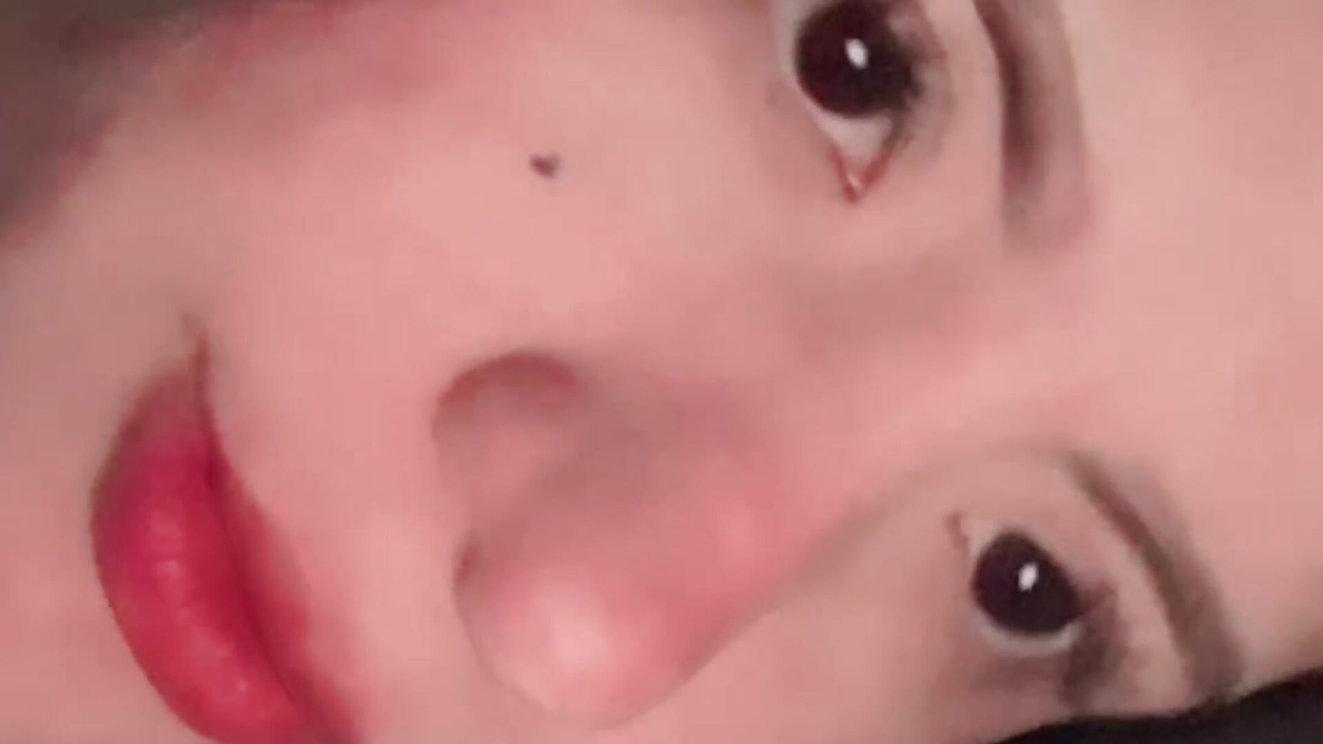 2571F870-37A2-4E07-A10C-466272ABF664 - video bombomcherry6 kameramallilta