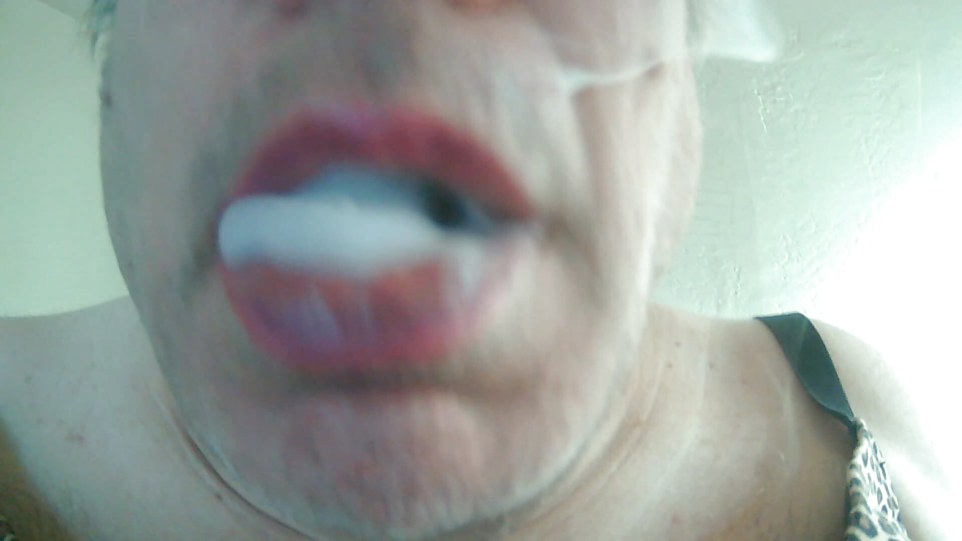 Hot pink lips vaping! - video by LingerieVape cam model