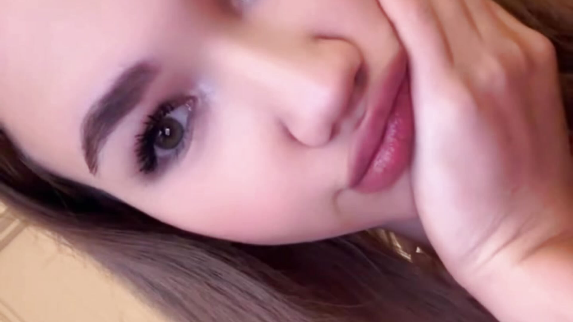 :) - video của người mẫu cam SweetNova_