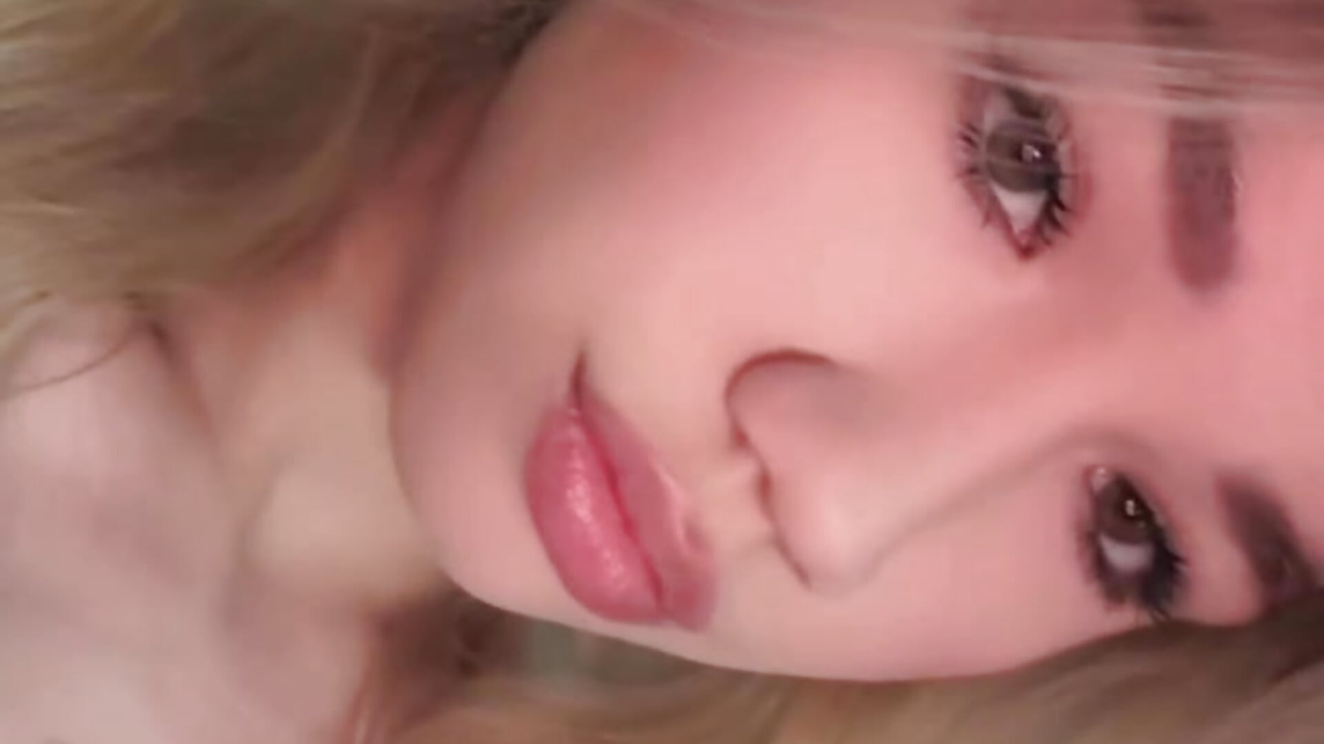 kisses! - clip cu SweetNova_ model videochat