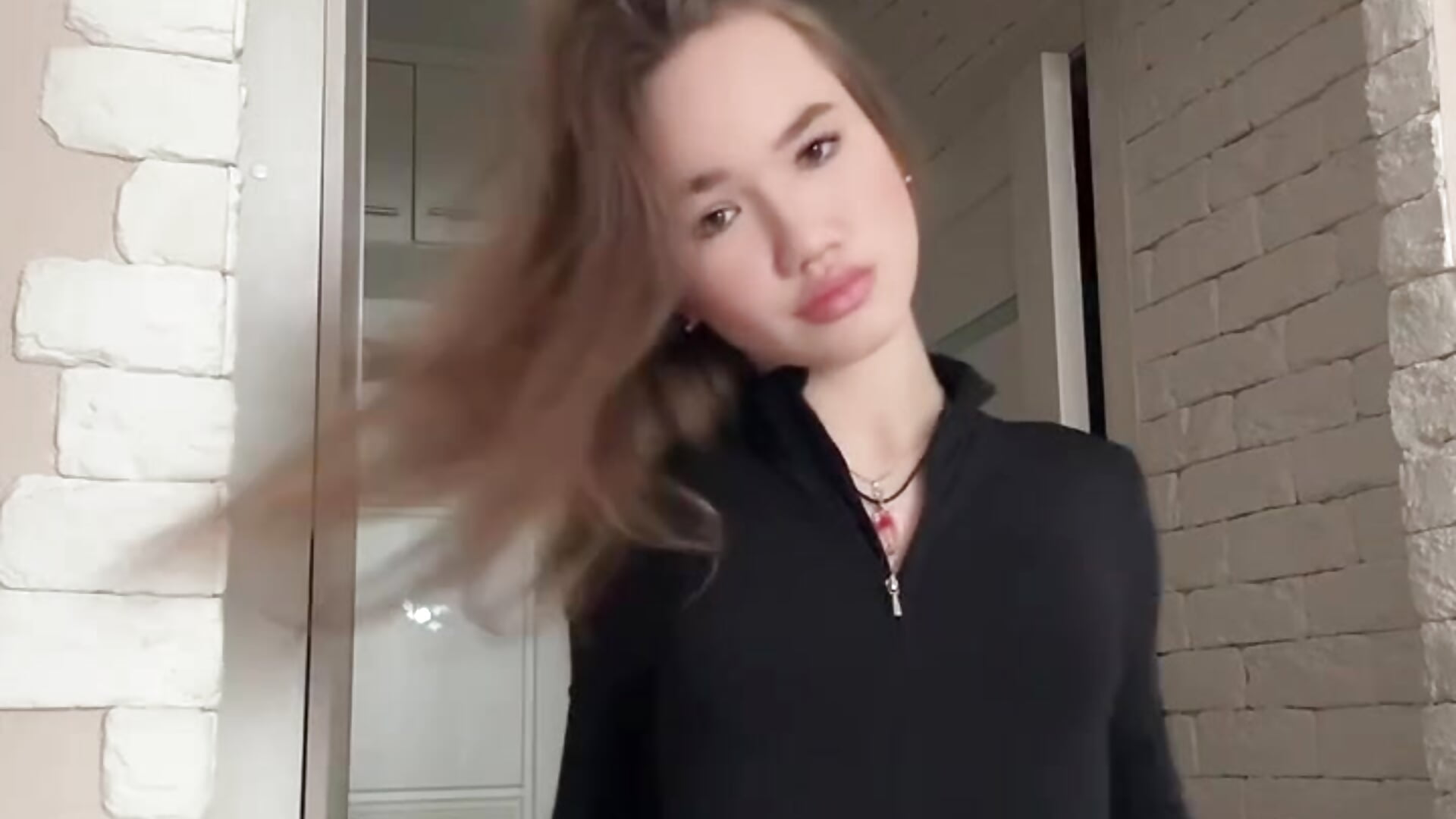 Smiling slowly - video av SweetNova_ cam-modell