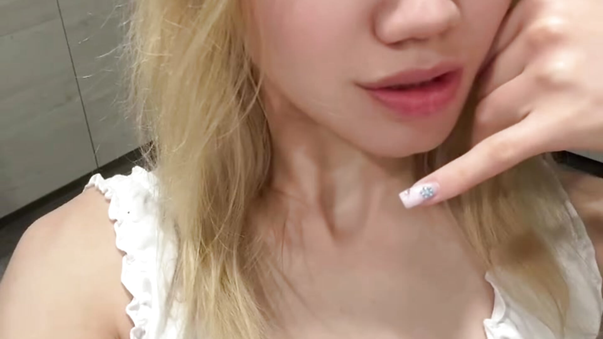 who is this?! - video by SweetNova_ cam model