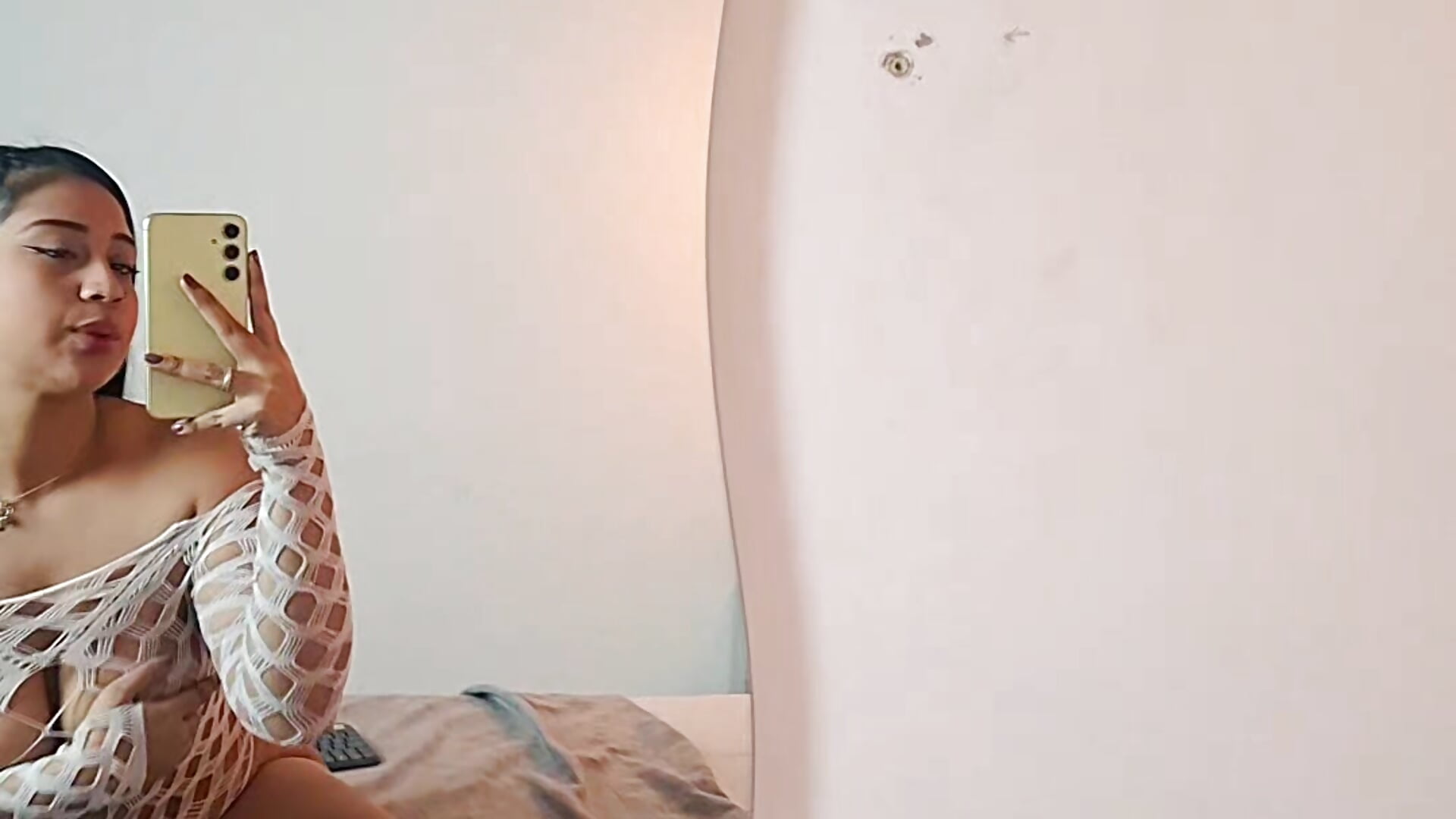 68ec7819-bb22-4290-aea5-010b43d7b385-1_all_1140 - video od modelky/modela Liah_Rosee