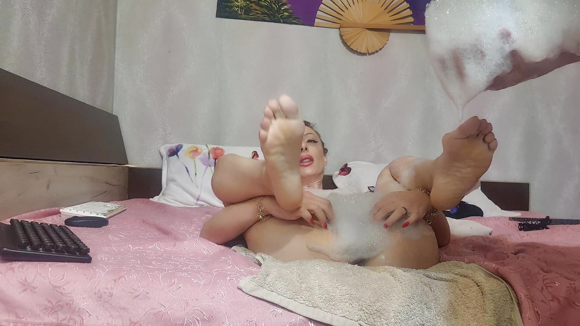 foam fetish, finger fuck, missionarry fuck - video by fuck_friendsxxx cam model