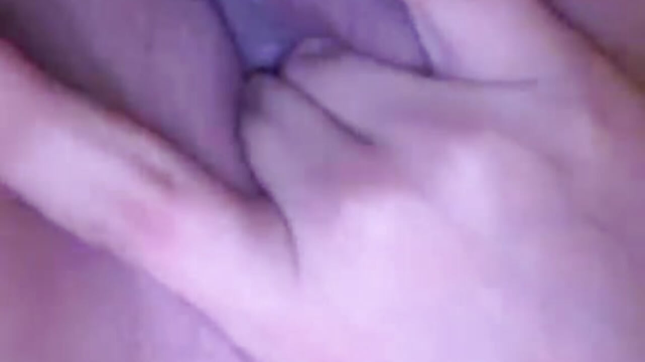Close up fingering pussy 👅🥵 - video od modelky/modela mia_gold_