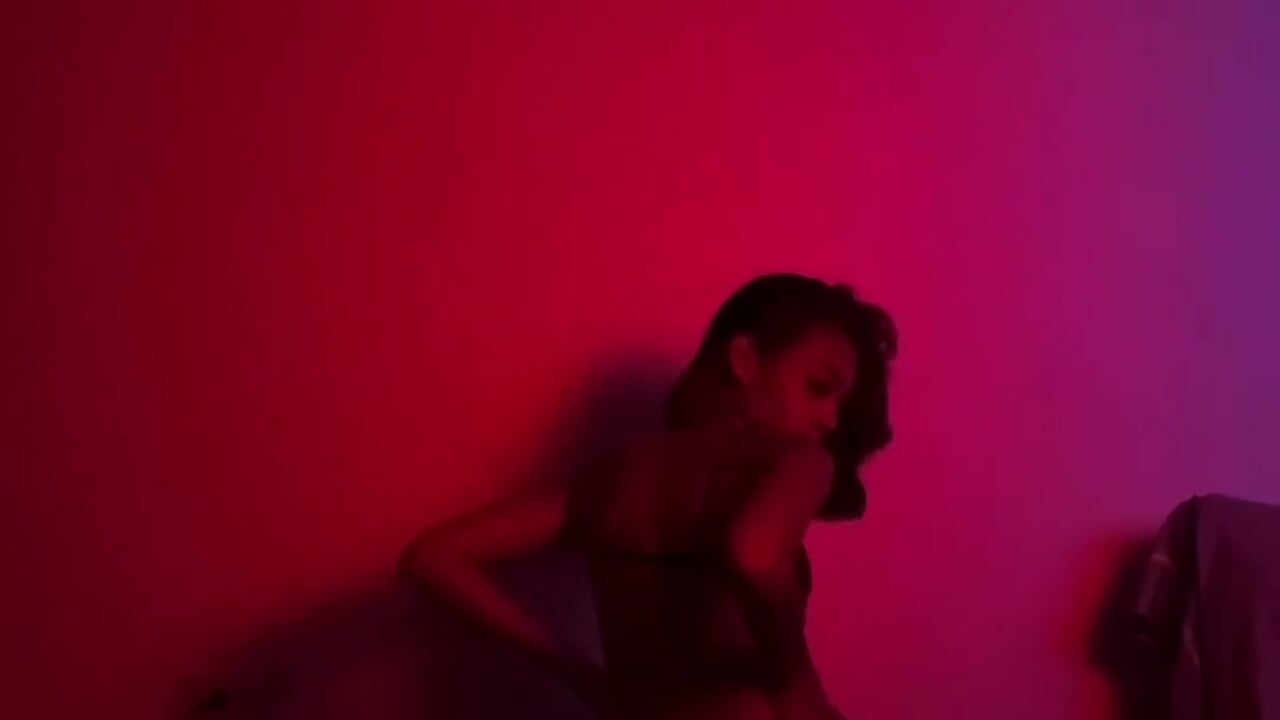 Sexy dance - วิดีโอโดย hannasmithg20 โมเดลแคม