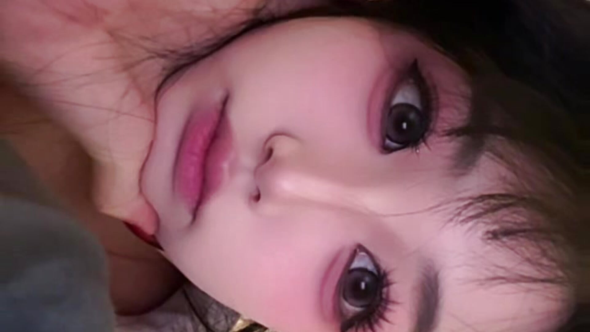 strawberry - video by 2026facai cam model