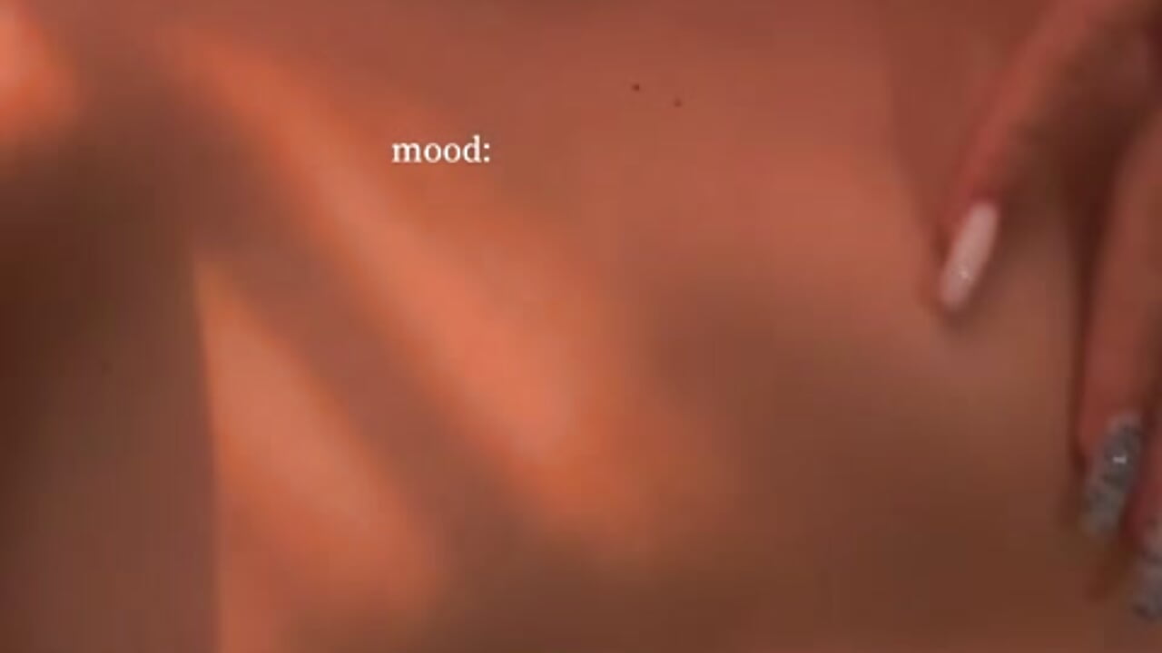 Relax time - Vídeo de Caroline_F0x, modelo de vídeos