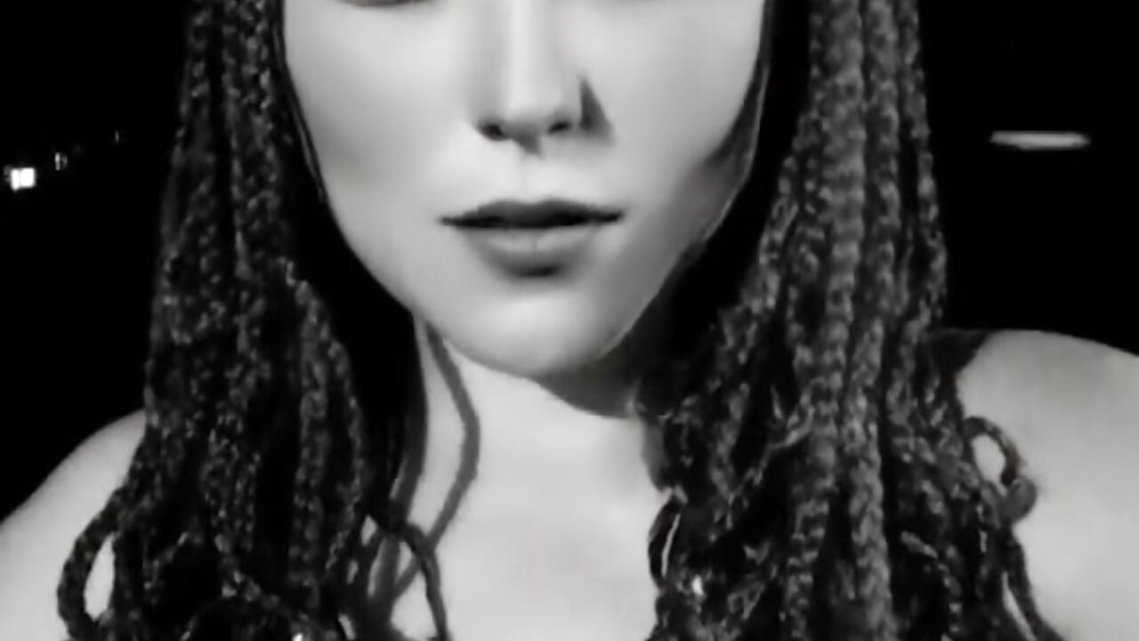 Kiss 💋 - video Sweett_Lu kameramallilta