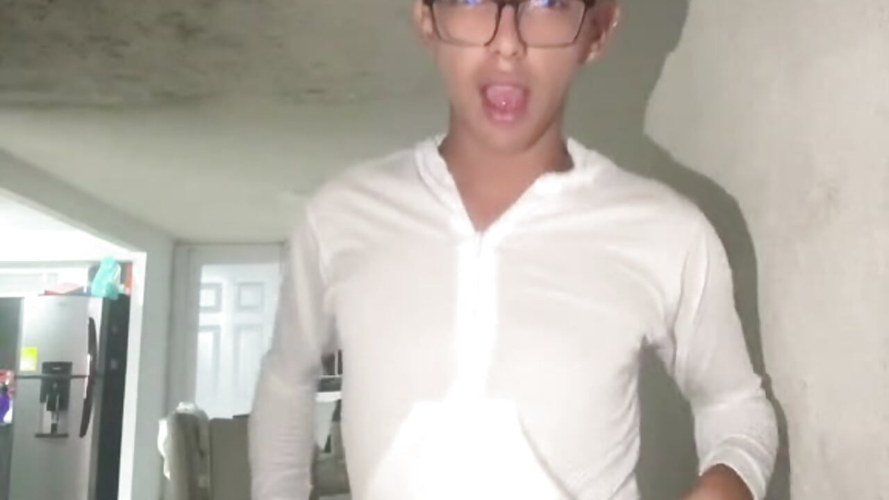 Mee boy sexy 🥵🥵 - edi_stwix18 캠 모델의 동영상