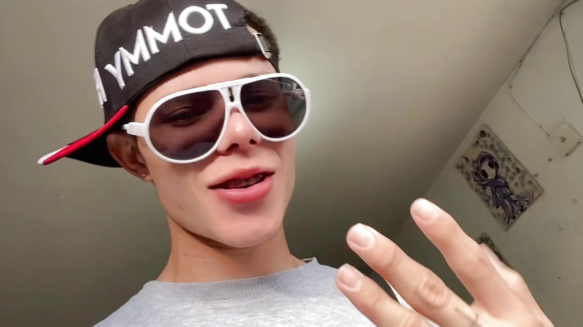 94b3a92fd89d4a31a333c784a71ec22a - Video von Zeus_Bigcock21 Cam-Model