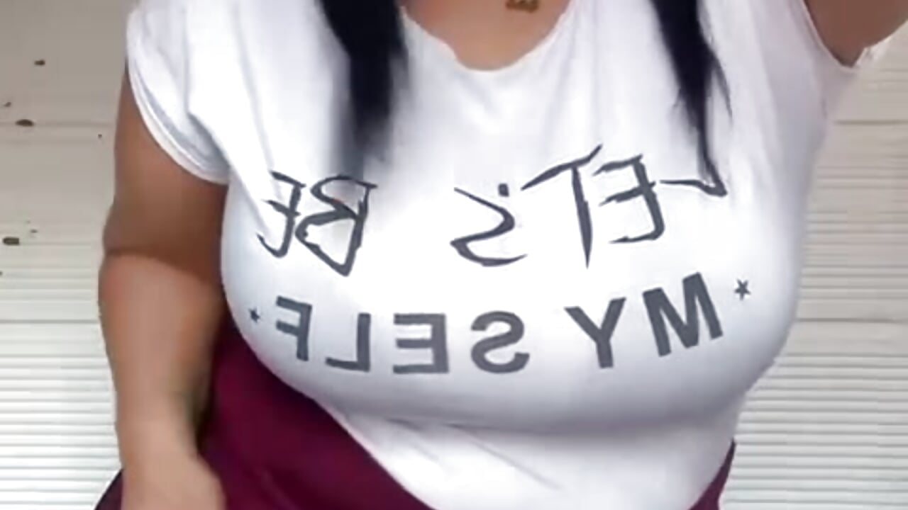 Hello guys,  Did you know that I love dancing and music? - athenaking adlı kamera modelinin videosu