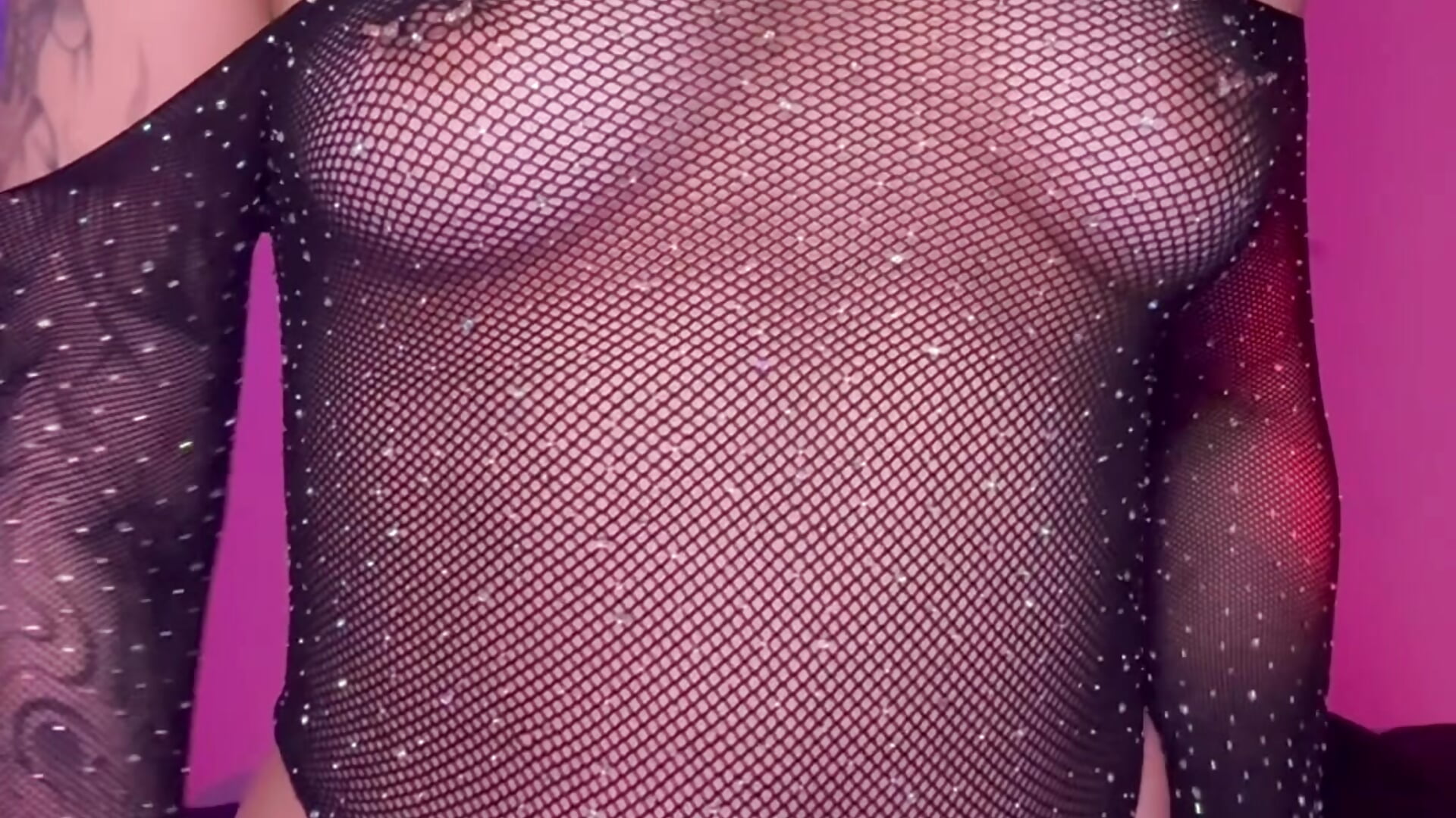 My tattoos are as sexy as I am😈😏 - video by crystal_dlun cam model