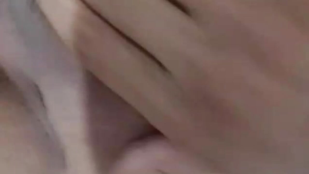 Aí que delicia 😋 - video by Bruninha_india cam model