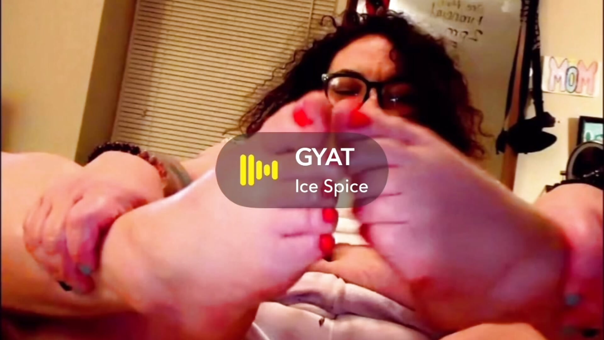 Them gams thooo - video by Jessiewitdagoodhair cam model