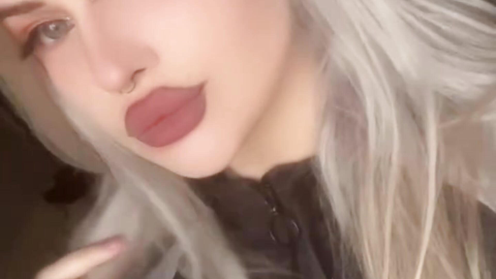 prove me i am real :p - DriveThruDolls 캠 모델의 동영상