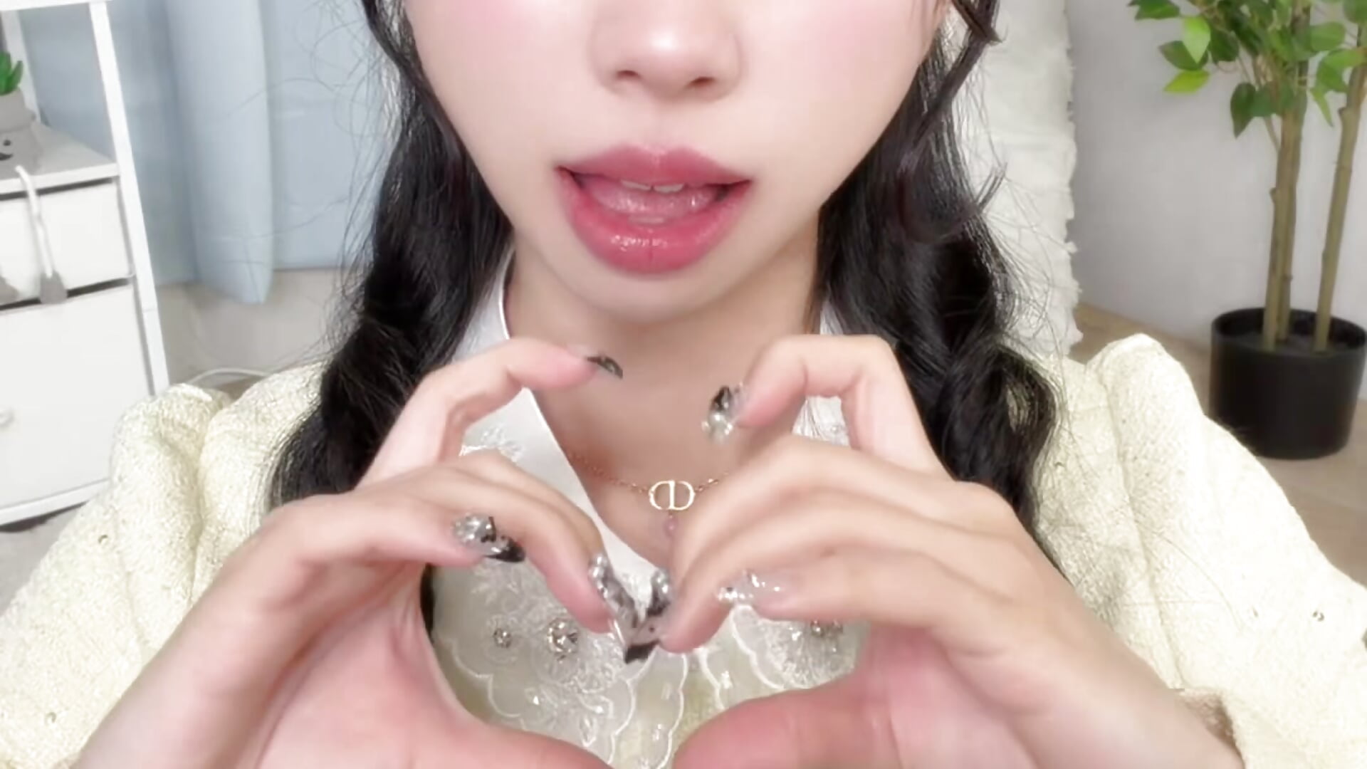 シュガー･ホリック - video của người mẫu cam Nonn_chan