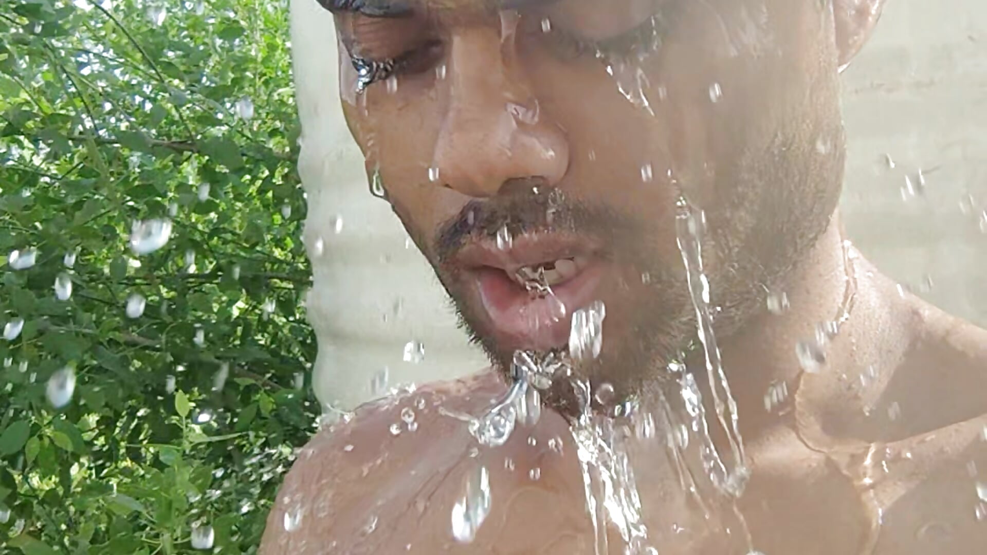 Hello friends 👋 - video của người mẫu cam HadDrawers