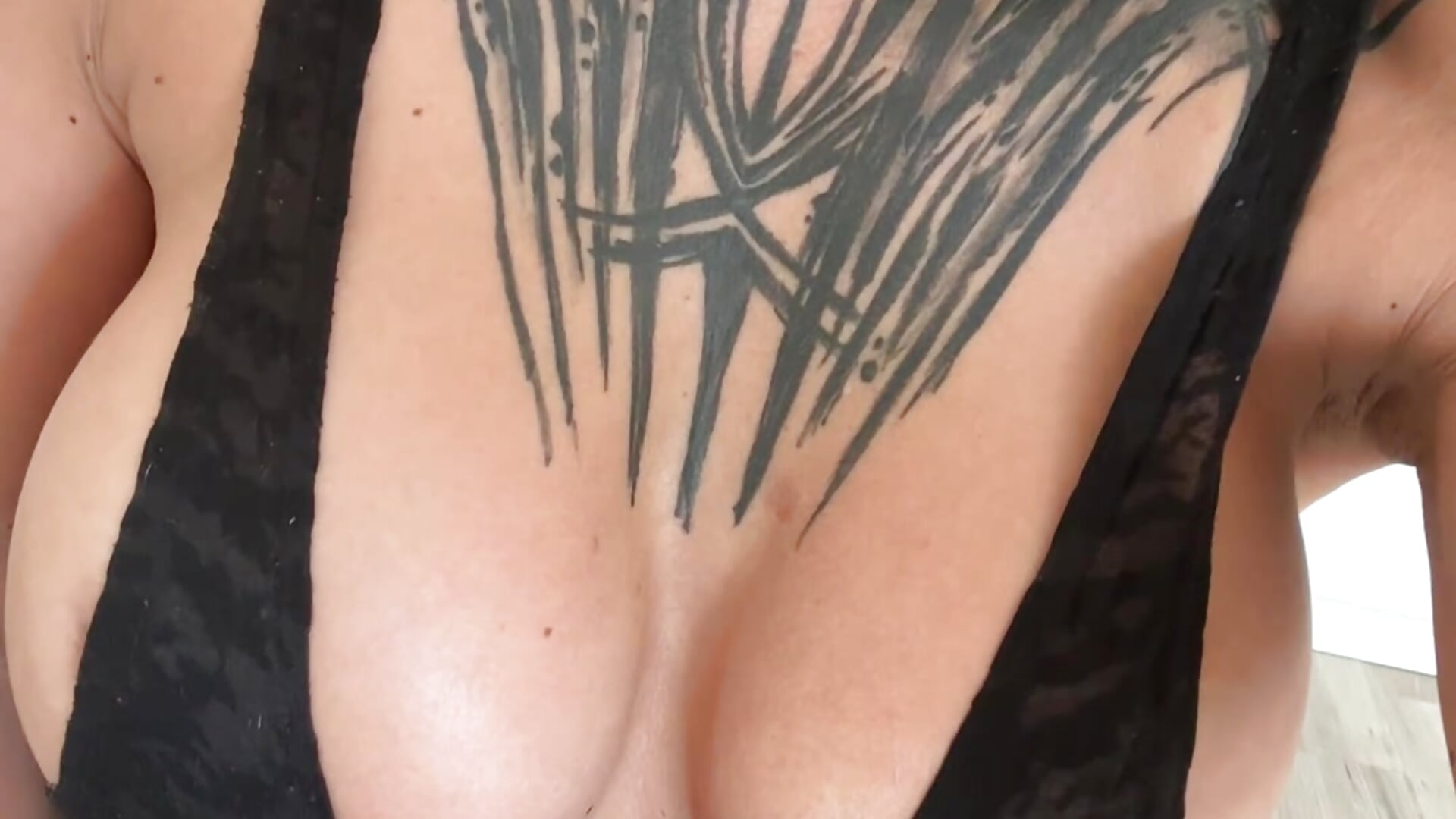 Hello Darling– TittenTina kameramodell videója