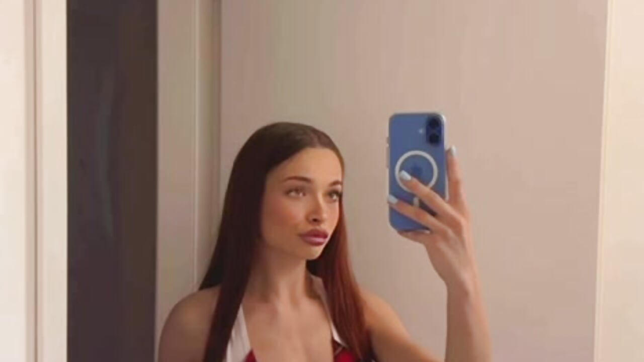 Me🥵 - MonnaLisse adlı kamera modelinin videosu