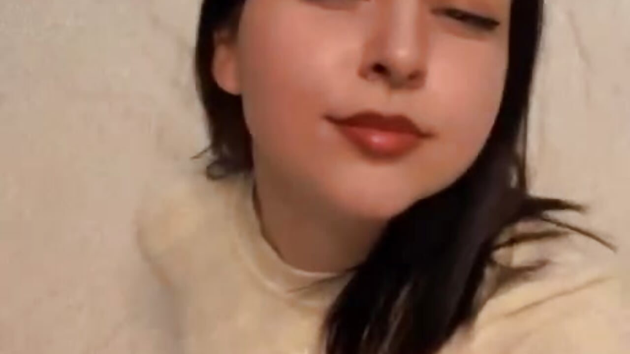 WhatsApp Video 2026-01-06 at 18,41,25 - วิดีโอโดย AmayaDominique โมเดลแคม