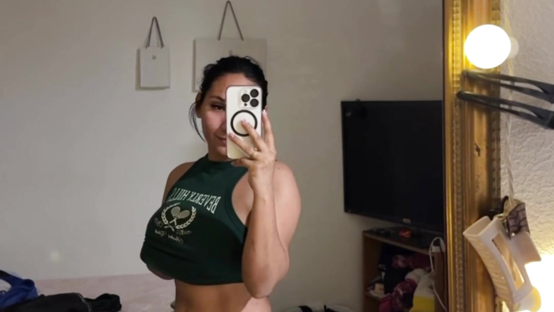 Flaca Rica 🤤 - video by Mamassita96 cam model