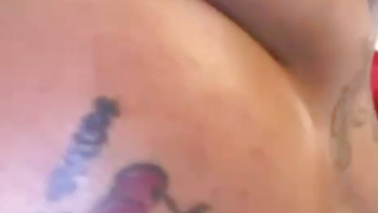 Shaking ass and fucking pussy - วิดีโอโดย vennuss19 โมเดลแคม