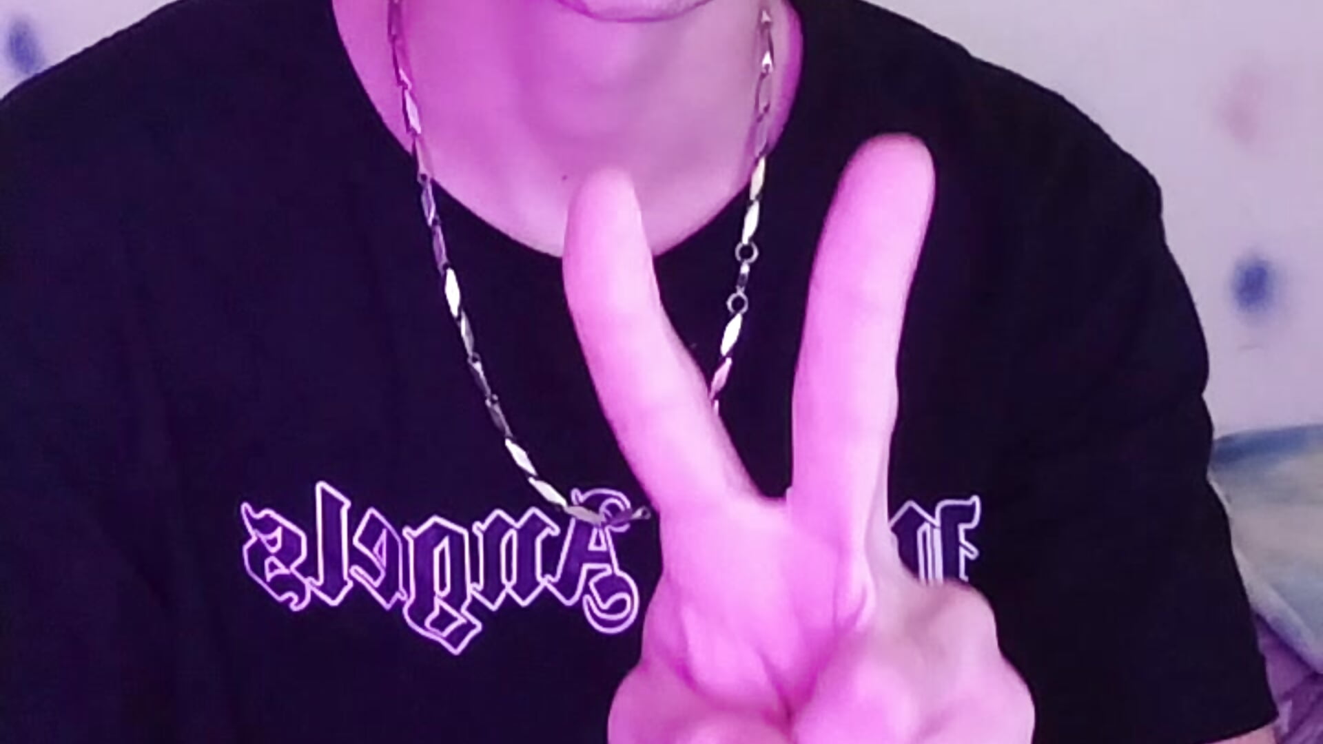 Hola buenas noches 😗😴 - vidéo du modèle de showcams themaykiin18