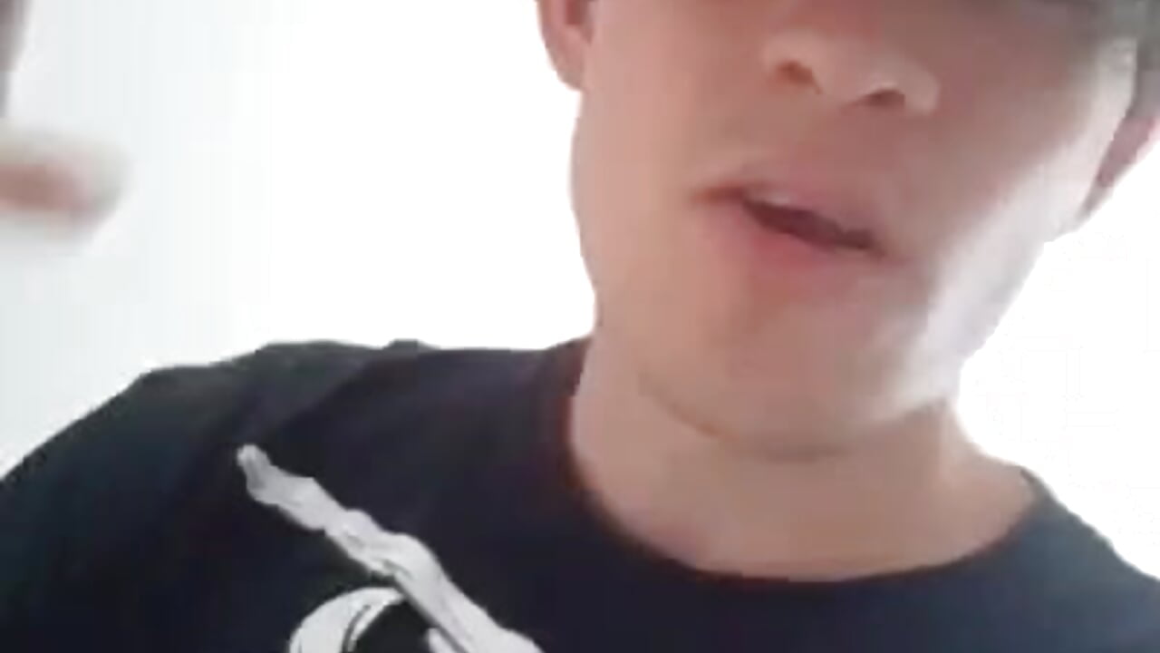 covers2 - video di themaykiin18 modella di cam