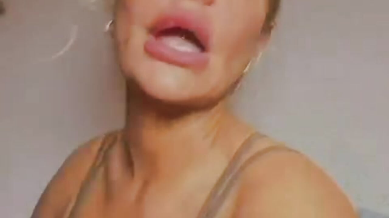 xxx - video của người mẫu cam AliceDx