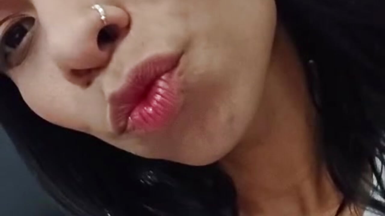 I send you a kiss of good luck 🤭😘 - video by sabrina_cowper cam model