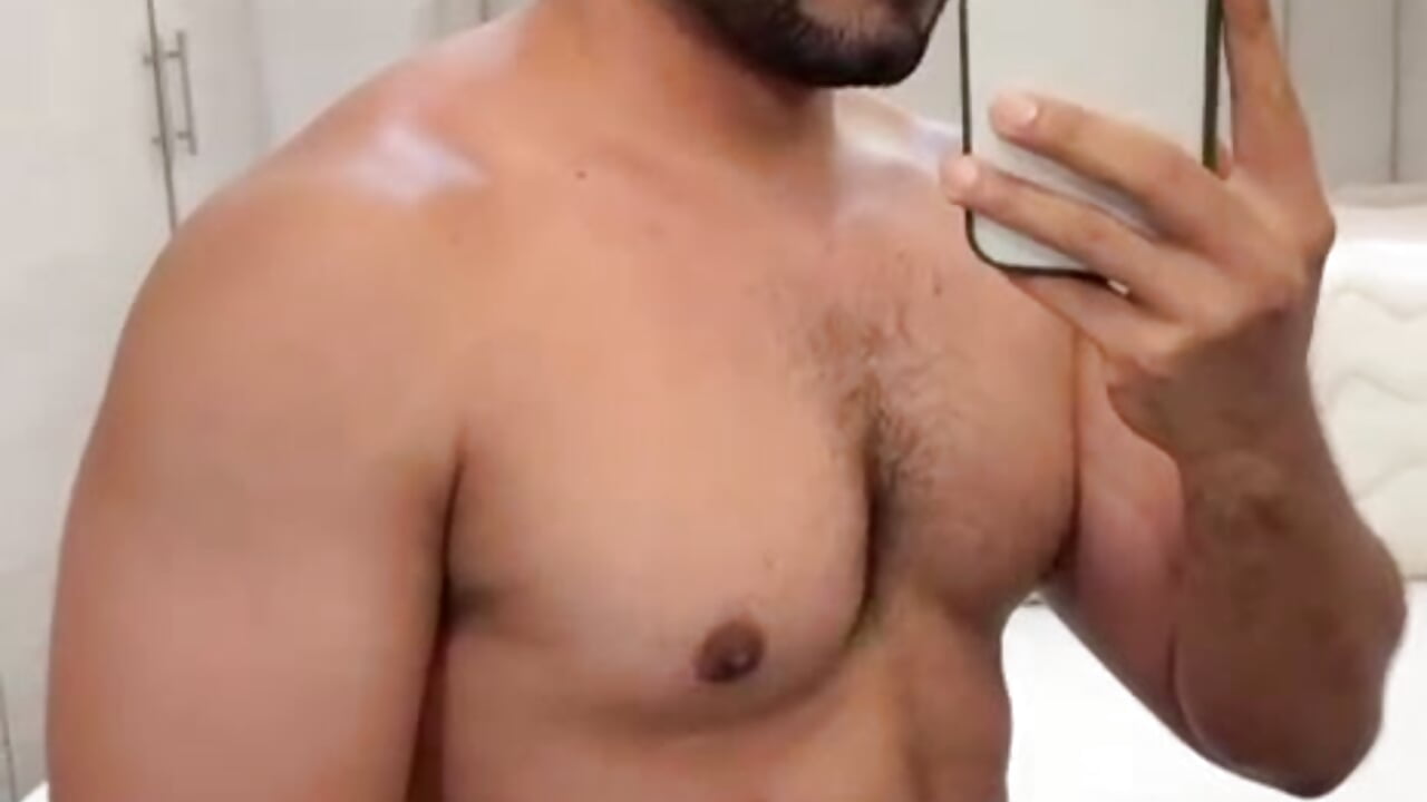 MUSCLES+TATTOO - clip cu IronBeard model videochat