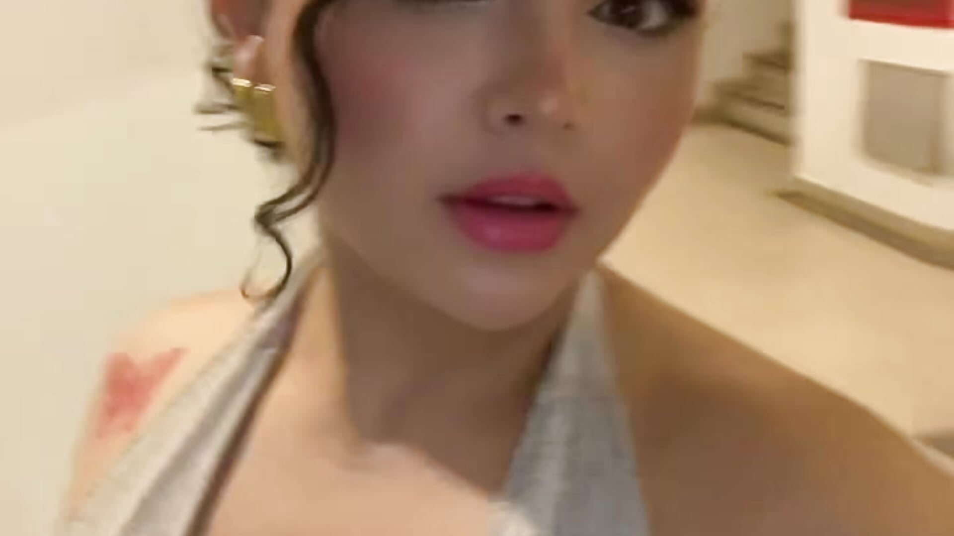 I felt sexy here 😘✨ - відео від вебкаммоделі pomkyworld2