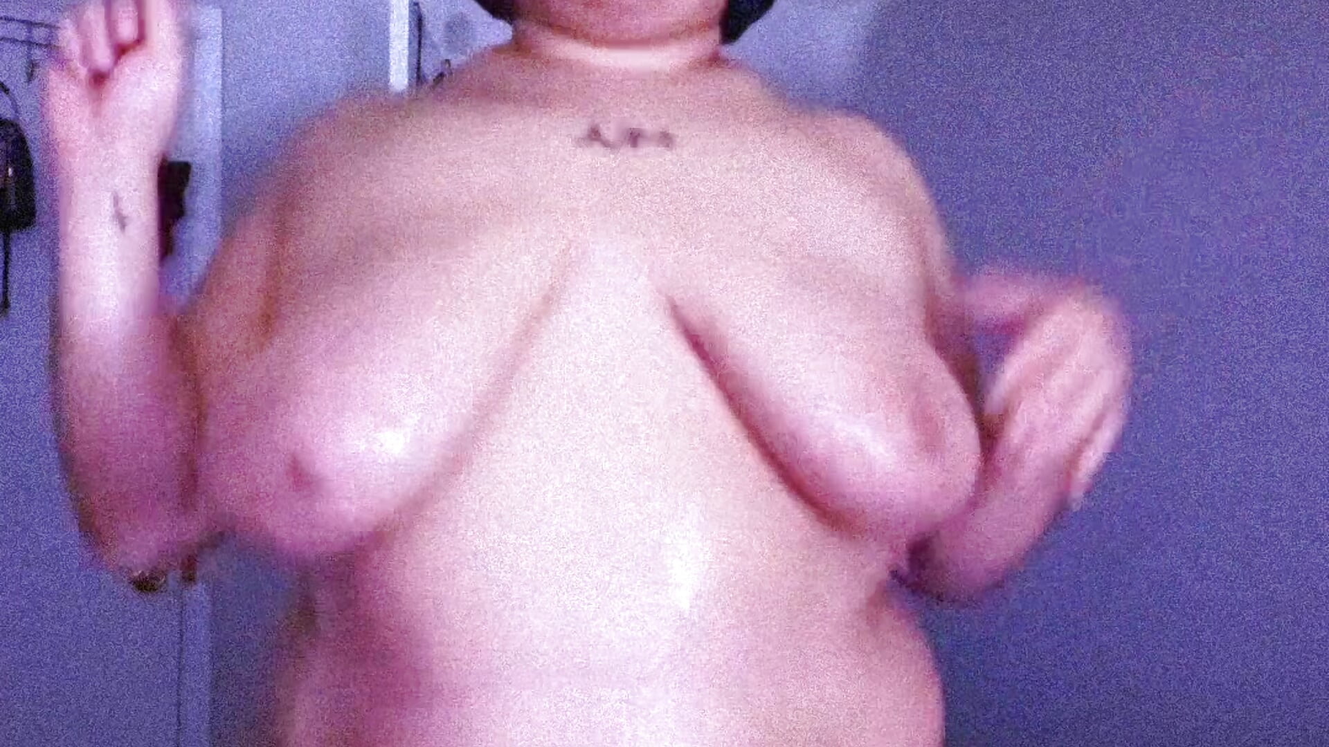 NAKED 75% this me 95% of the time 😻💋 - video by hispinkfreak219 cam model