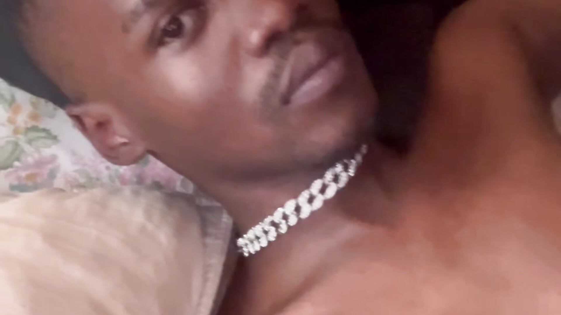 3751371A-7CDD-454F-BEB6-A5E9947333F4 - video av BigAndBeaut cam model