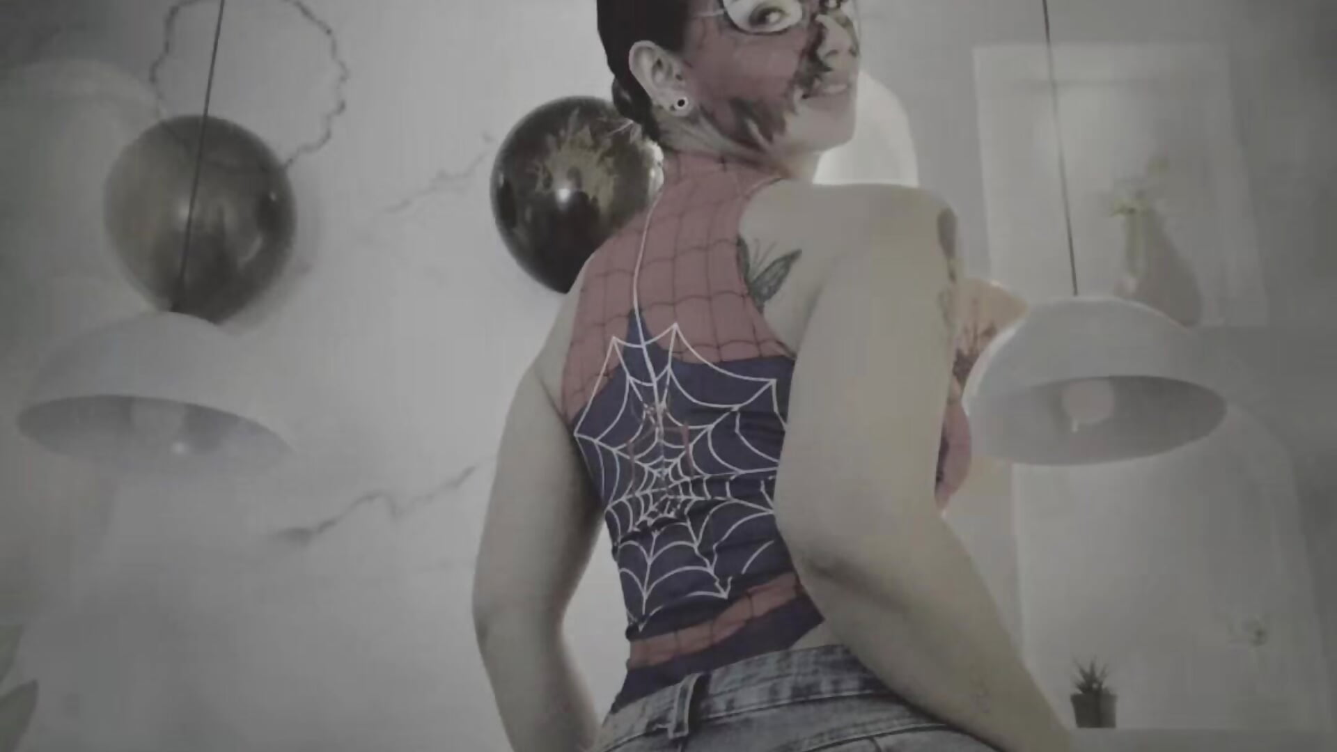🕸️🕷️ - סרטון של zarcasutra_t