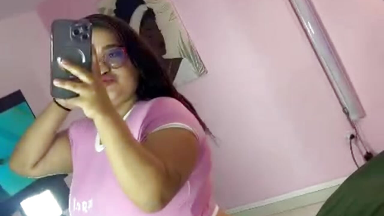 COME DANCE WITH THIS CURVY GIRL - minniesofi 캠 모델의 동영상