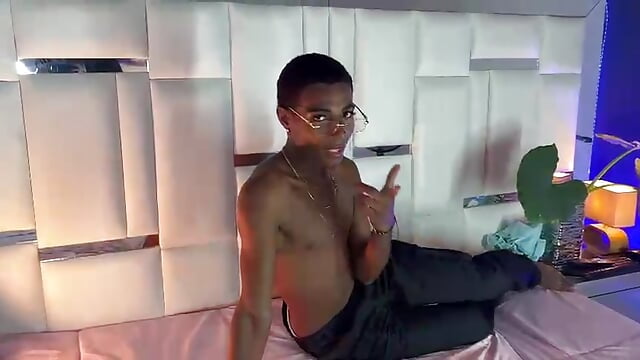 hi dearling - vidéo du modèle de showcams HelenJhons