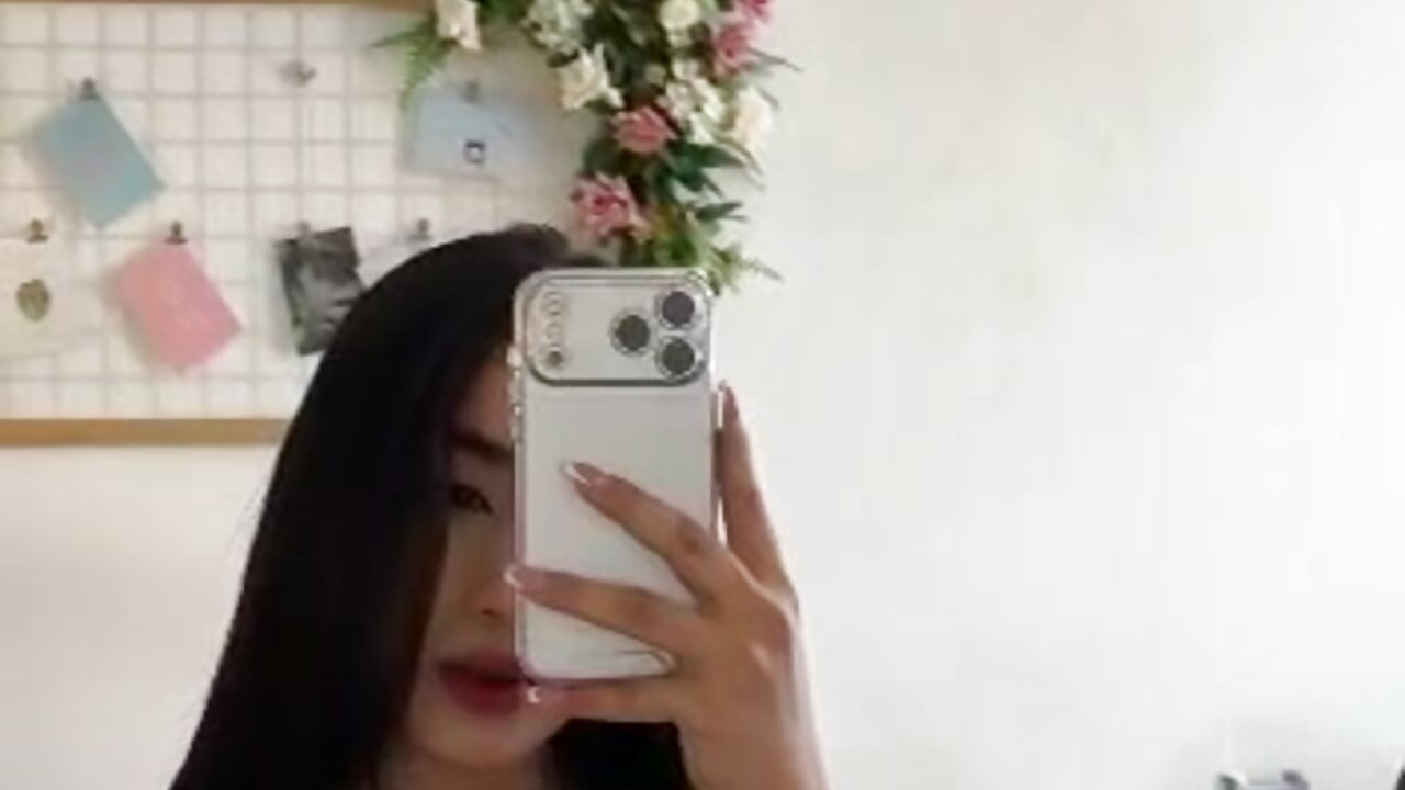 Touching myself while I think of you... 🔥🔥 - 視頻由 IvonneOwen 主播提供