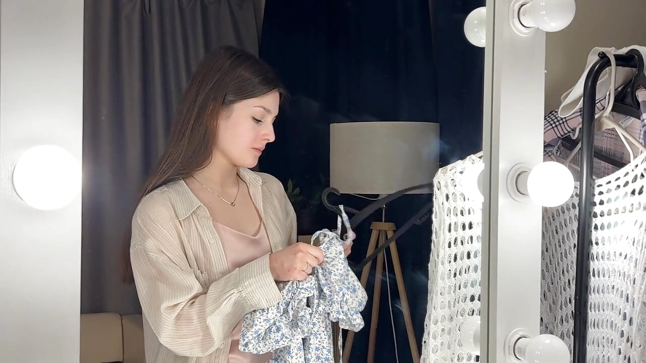 tenderness – video od webkamerové modelky DeanUnnold