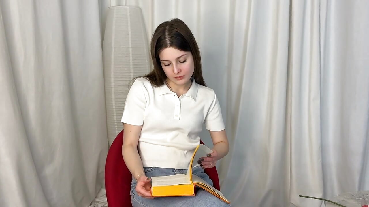 dance with me! – video od webkamerové modelky DeanUnnold