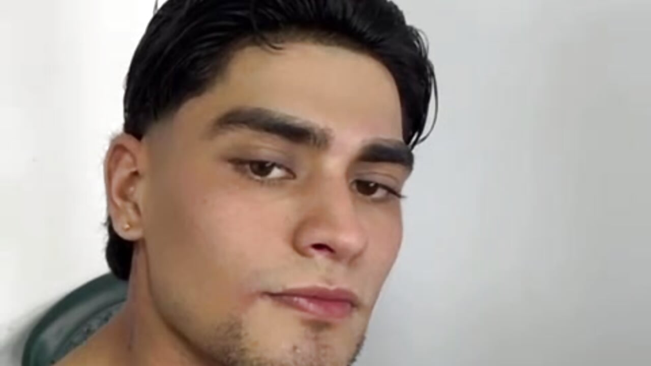 att,zNiHqxDcKIDeRRnAHr2-0cikUhBIsRcxc6JJ0RVHTeM - video di deimon69cris modella di cam