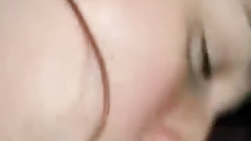 Chupando o pal dele bem gostoso 🤤 - video oleh model kamera angelpvd20