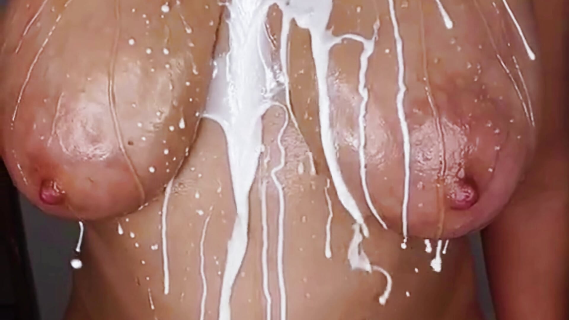 Hot milk 💦🔥