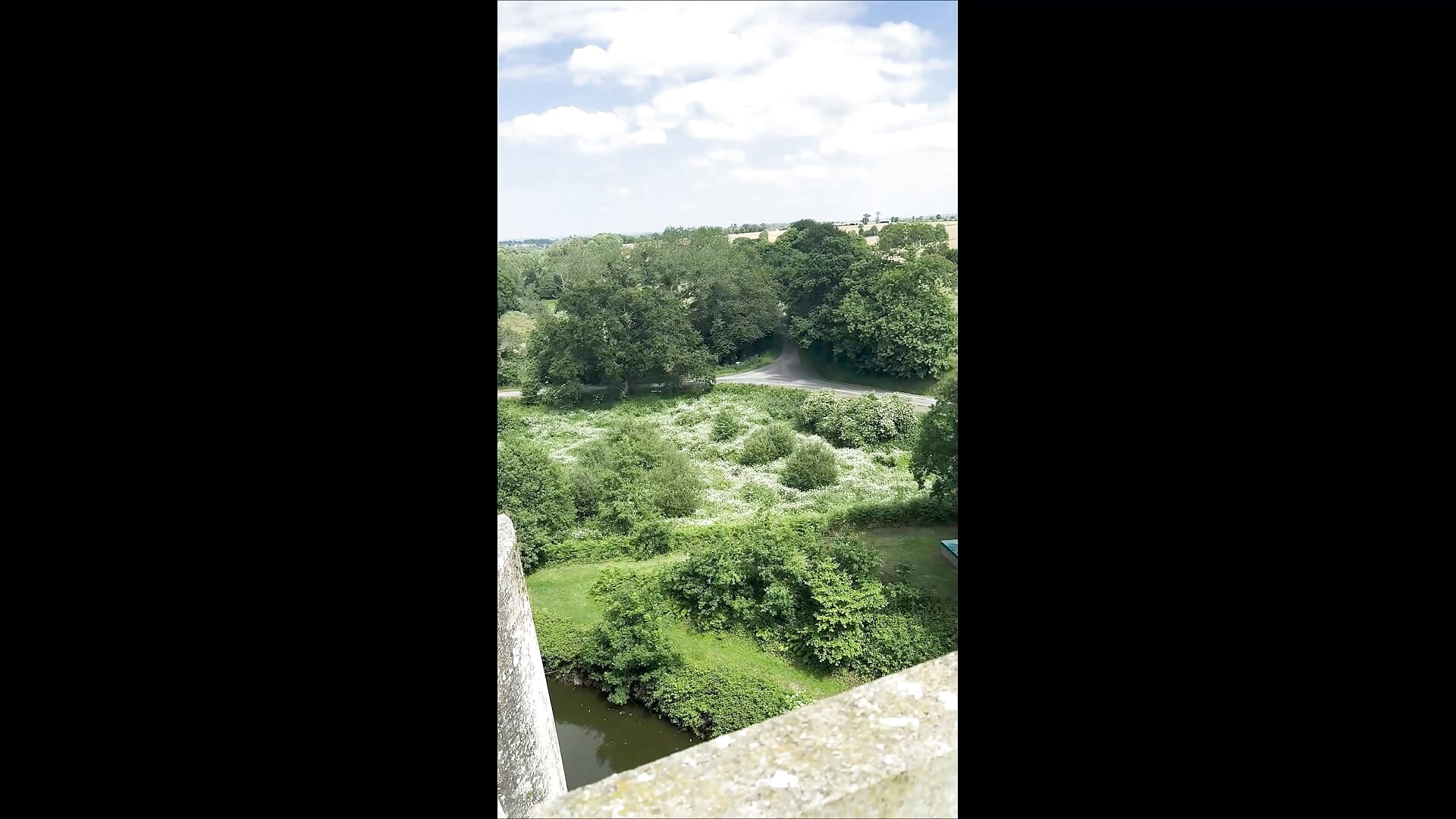 Flash boobs chateau - video av LunaXSunny cam-modell